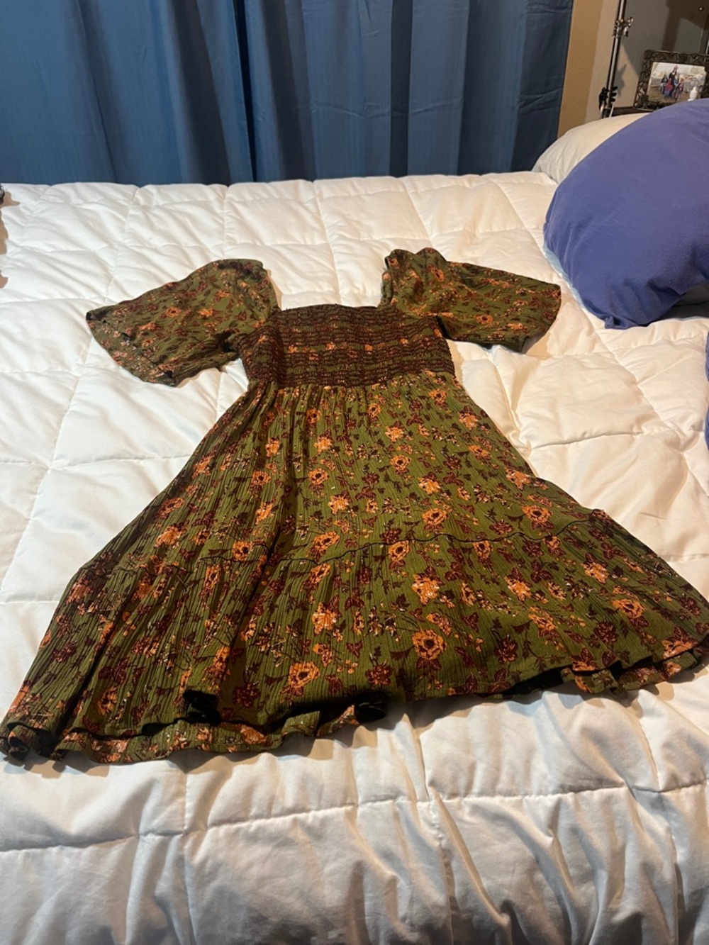 Chelsea and Violet Floral Dress - Picture 4 of 8